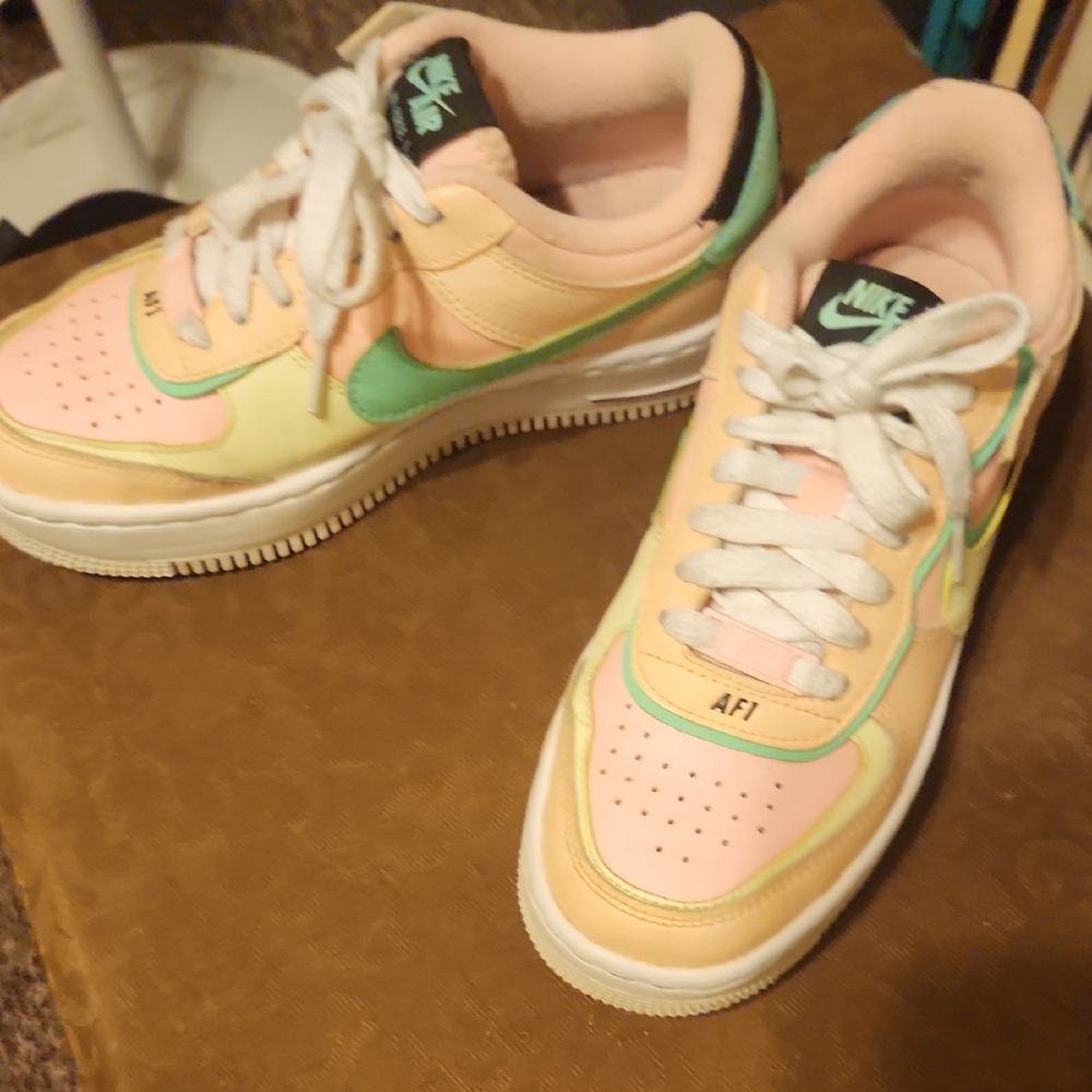 Nike Air Forces Low Pastel Sneakers - Picture 3 of 7